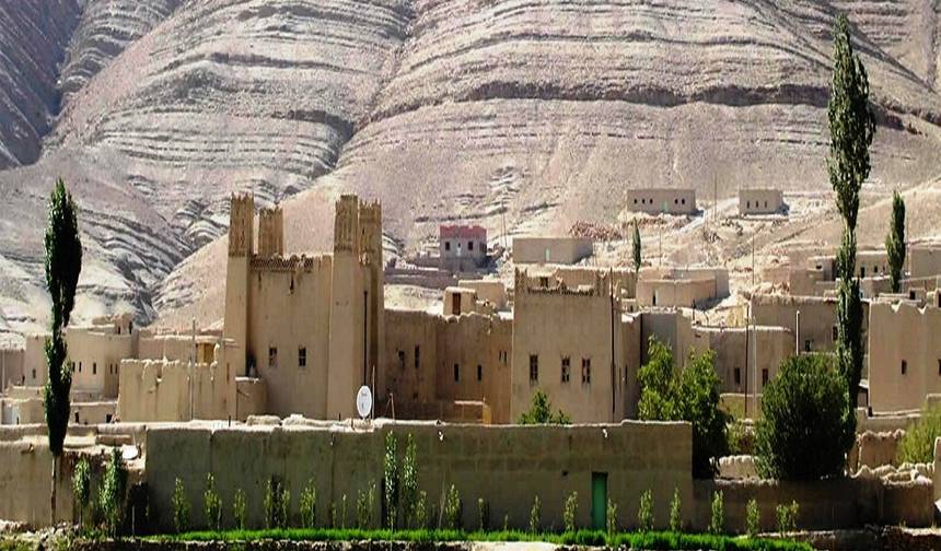رحلة خاصة لمدة 8 أيام من الدار البيضاء: شفشاون، فاس، الصحراء، مراكش. — 1