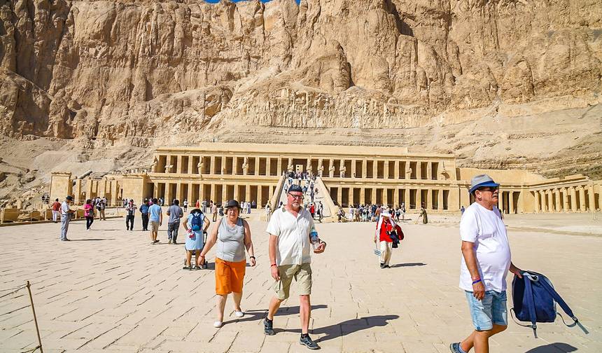 9 Days Customized Classic Egypt Trip with 5-star Standard, Private Guide & Driver — 1