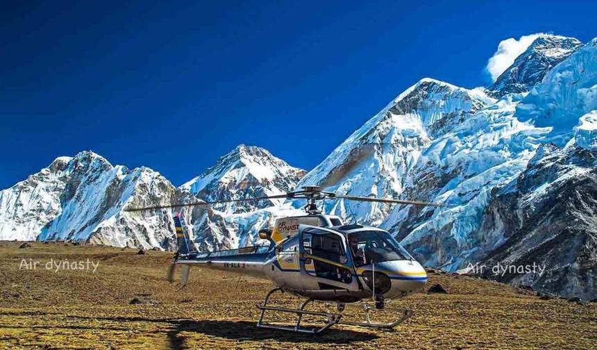 Trekking do bazy Everestu w obie strony z przelotem helikopterem — 1