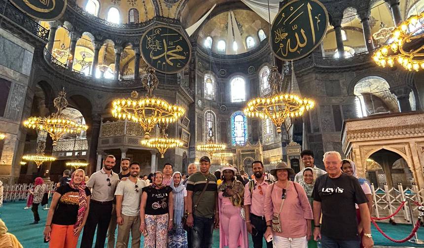 Explore Istanbul’s Old Town! 3 Days with Hotel, Tours & Transfers — 1