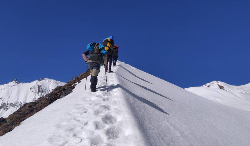 Great Himalayan Trail Trek - 34 Days — 1