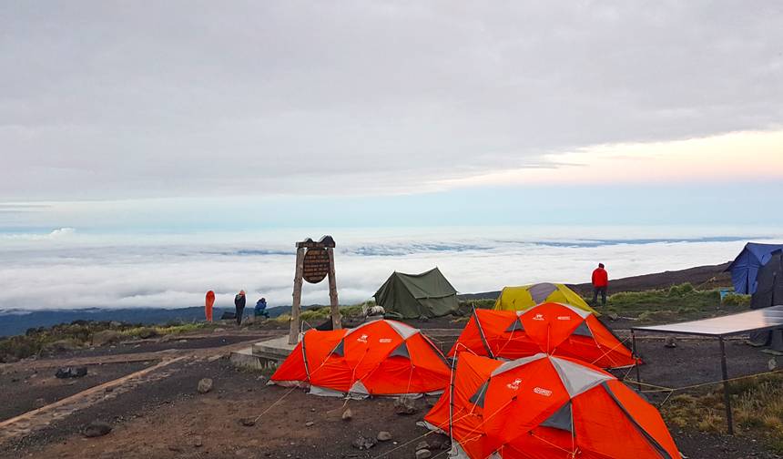 Kilimanjaro Umbweルートでの登山 — 1
