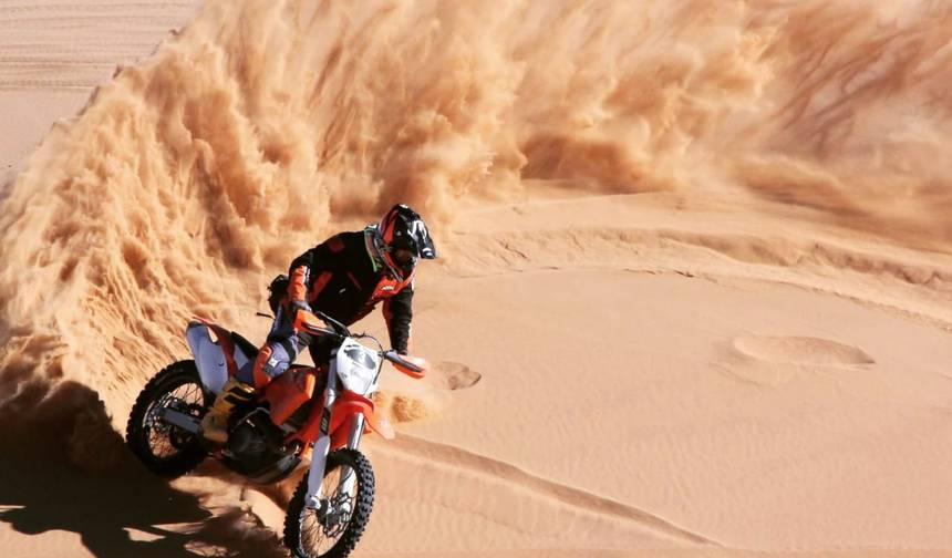 مغامرة صحراوية بـ KTM لمدة 5 أيام في مرزوكة وعرق الشبي: استكشف طريق رالي داكار الشهير — 1