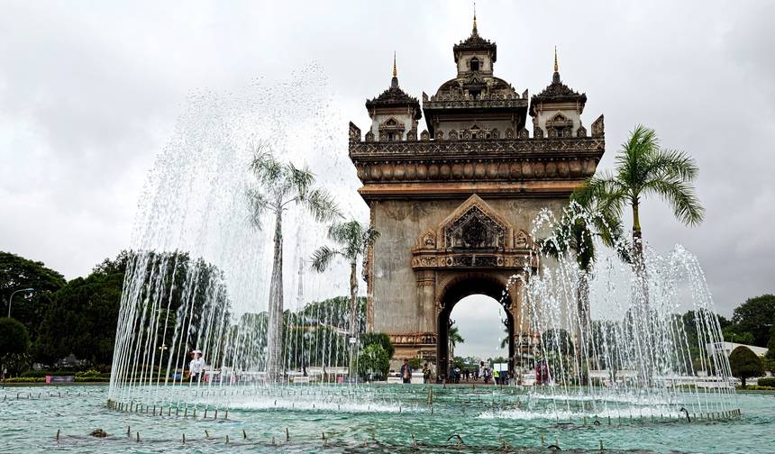 TOUR CLÁSSICO PREMIUM EM GRUPO PEQUENO NO LAOS — 1