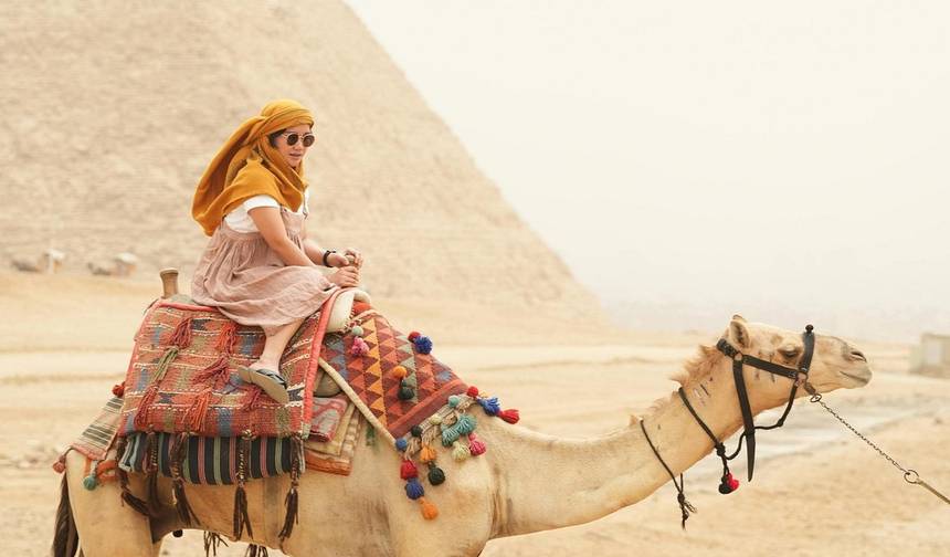 Planeta do Deserto: Pirâmides de Gizé, Museu GEM + CAMPING Noturno no Deserto Branco com Traslados Privados no Cairo — 1