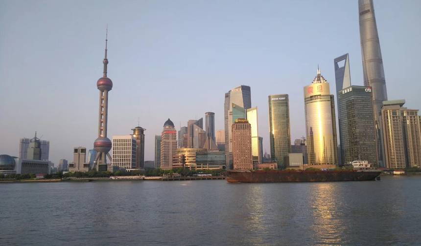 中国南部探訪12日間：上海から張家界、陽朔、広州へ — 1