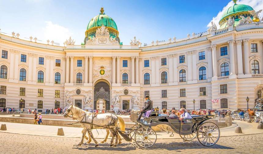 Privado - Cidades Imperiais e Alpes Austríacos a partir de Belgrado — 1