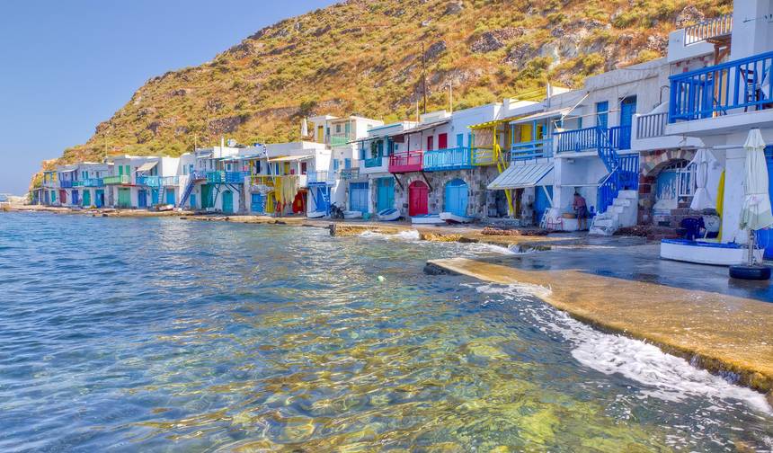 Paros, Naxos, Santorini & Milos with Guided Tours - Premium — 1