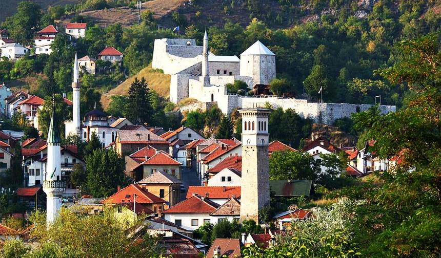 All seasons Bosnia discovery 6 days tour from Sarajevo. Bosnia: off-the-beaten-path travel example. Land of Ottoman fortresses and Orthodox monasteries. — 1