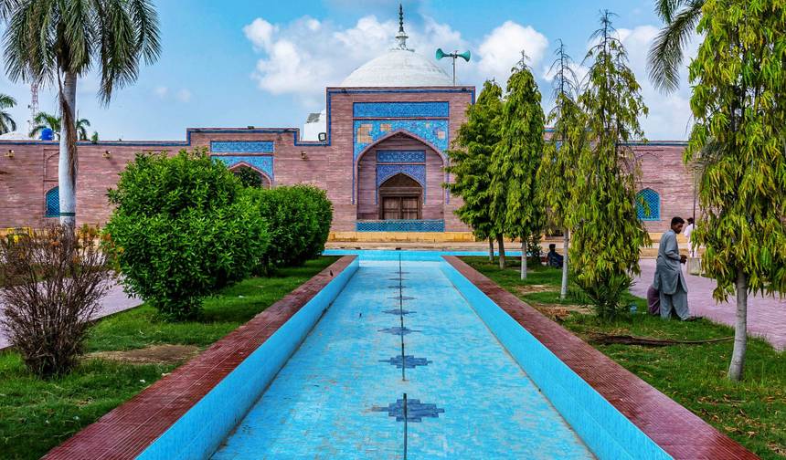 Customized 15 Days Pakistan World Heritage Trip, Private Guide & Driver — 1