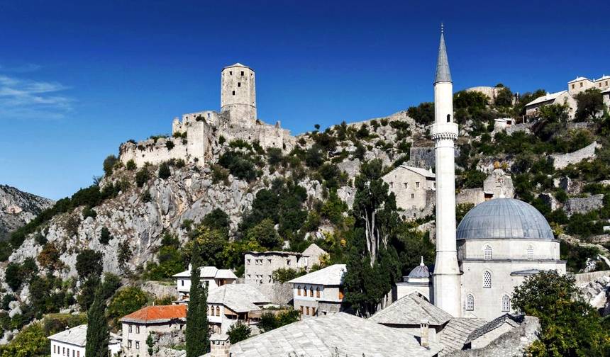 UNESCO jewels of Croatia + discover Bosnia: all seasons 6 days tour from Korcula. Bosnia main attractions + famous Croatia Dalmatian towns Split, Sibenik and Trogir. — 1