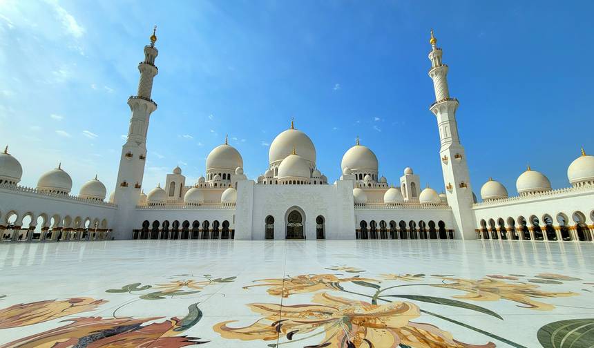 Dubai & Abu Dhabi — 1