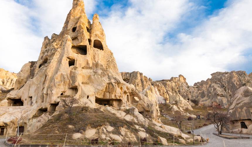 Istanbul, Kusadasi, Ephesus, Pamukkale & Cappadocia Tour — 1