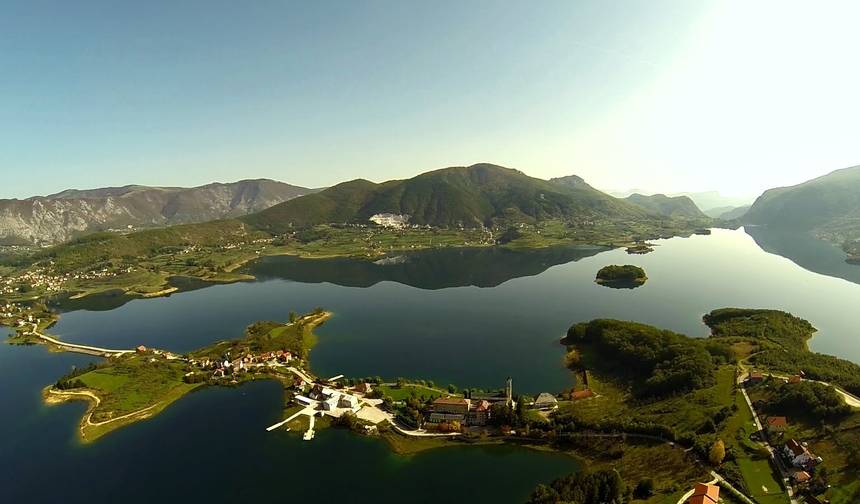 Mostar to Sarajevo and Travnik in 3-day discovery tour. Year-round Bosnia off‑the‑beaten‑path at a gentle pace. — 1