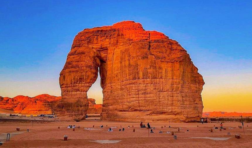 جولة عائلية مصممة خصيصًا في المملكة العربية السعودية لمدة 9 أيام، مغادرة يومية ومرشد خاص — 1
