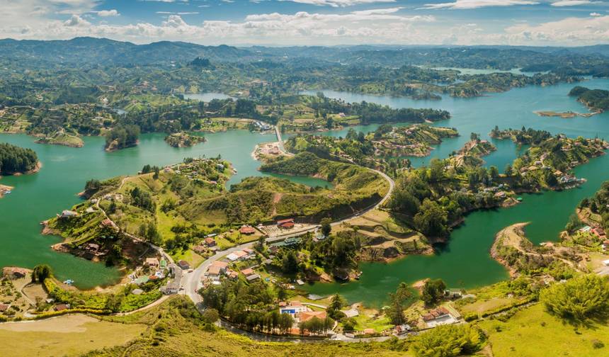 Serviço Privado I Amantes da Natureza: Medellín, Tayrona & Cartagena — Voo Doméstico Incluído — 1