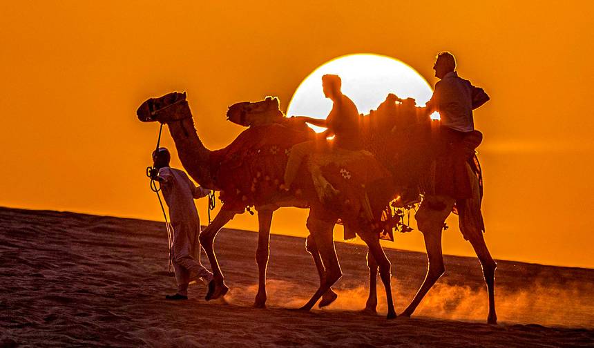 Tour Privado Personalizado de 4 Dias no Catar com Safari no Deserto, Partida Diária e Carro Privado — 1