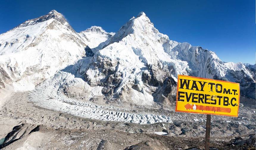 Trek do Bazy pod Mount Everest z powrotem helikopterem - 11 dni — 1