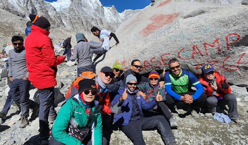 Caminhada Luxuosa ao Acampamento Base do Everest partindo de Kathmandu - 15 dias — 1