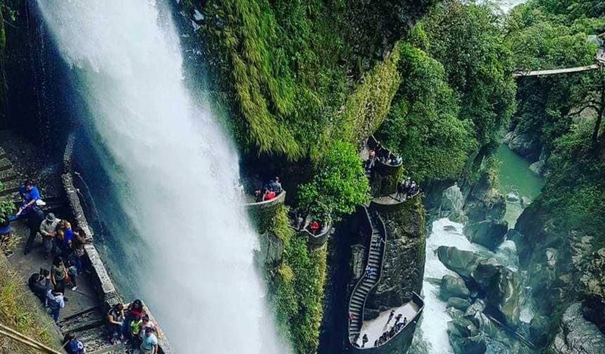 Tour de Aventura de 4 Dias pela Floresta Amazônica e Baños – A Melhor Experiência na Natureza do Equador — 1