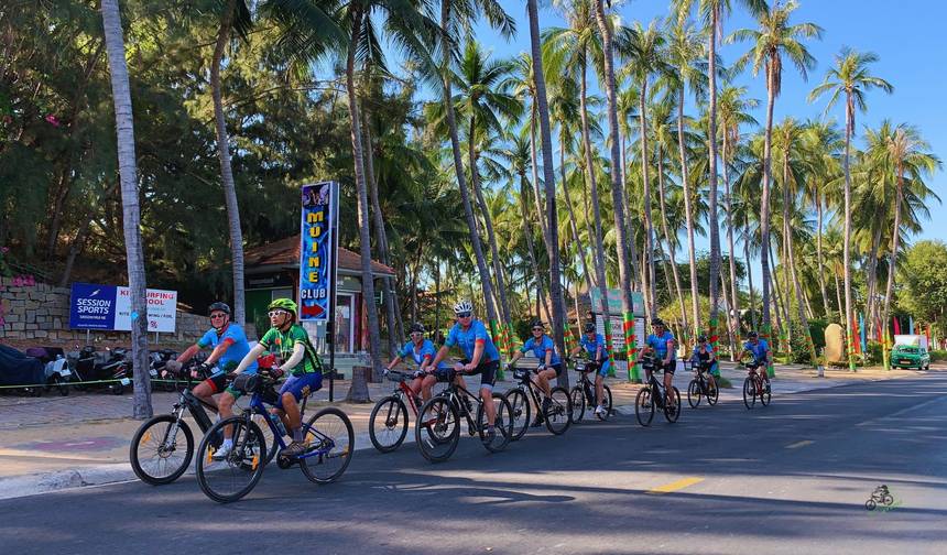 Cycling Vietnam: Highlands and Beach 4 Days — 1