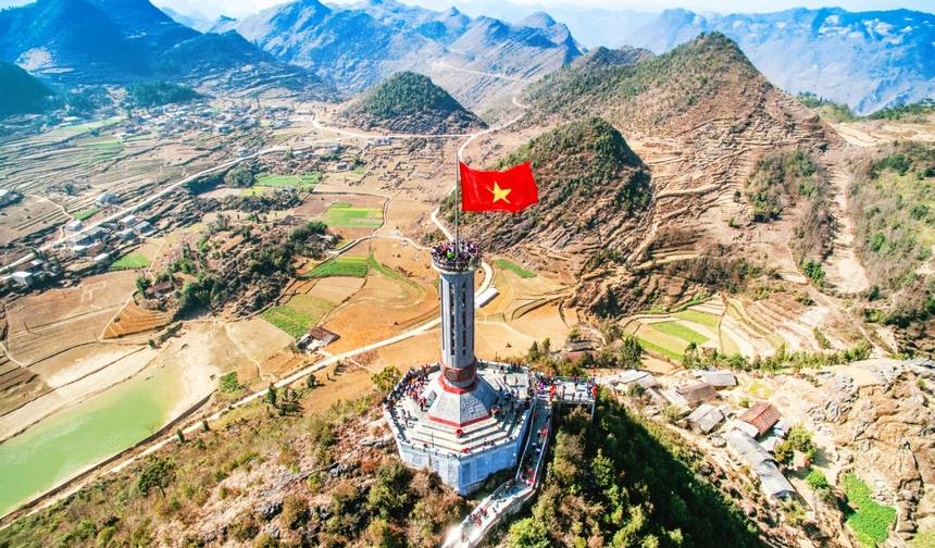 5-Day Unique Northern Vietnam: Ha Giang,Dong Van Plateau, Ban Gioc Waterfall & Ba Be Lake — 1