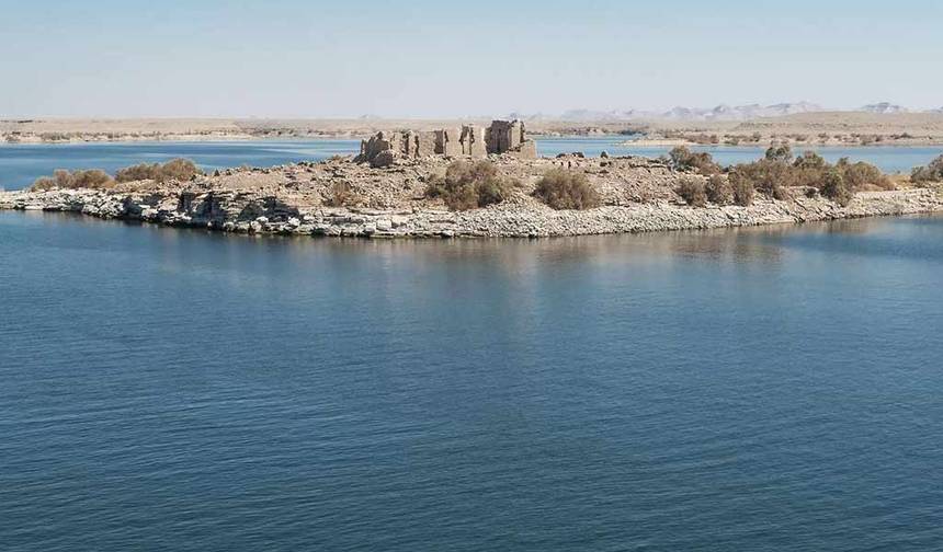 Egypt Lake Nasser — 1