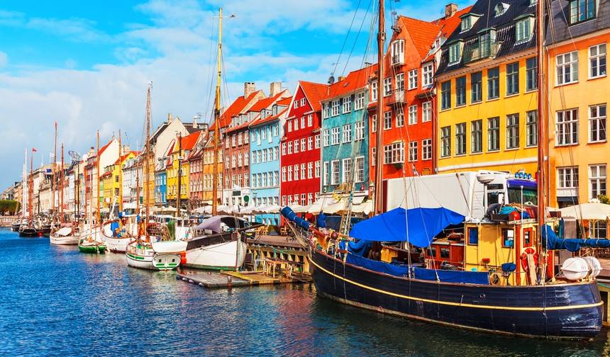 Exploring Copenhagen Oslo and Reykjavik With Enchanting Northern Lights — 1