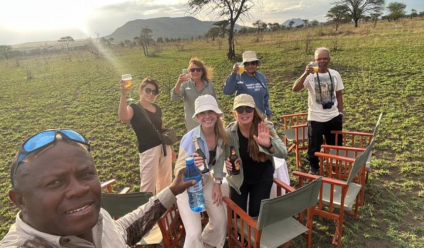 4 Dias: Serengeti & Ngorongoro (4x4 em Grupo Programado) — 1