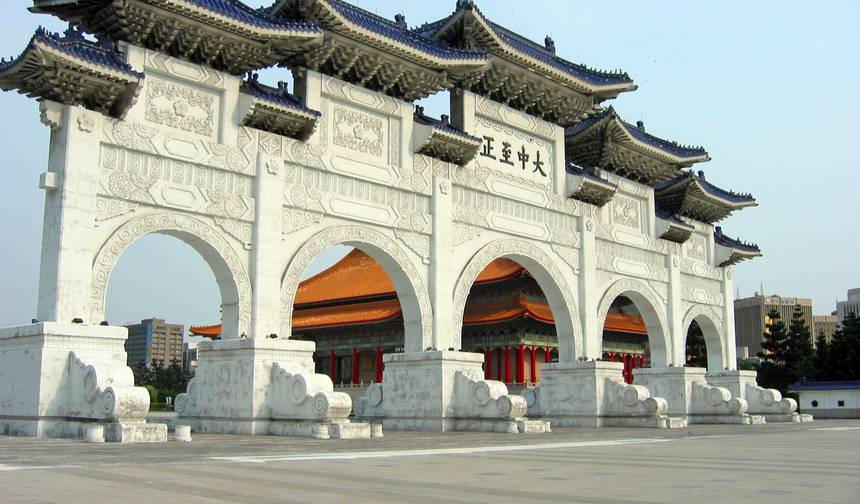 Taiwan, Coreia do Sul e Japão: De Dragões de Templo a Horizontes Urbanos — 1
