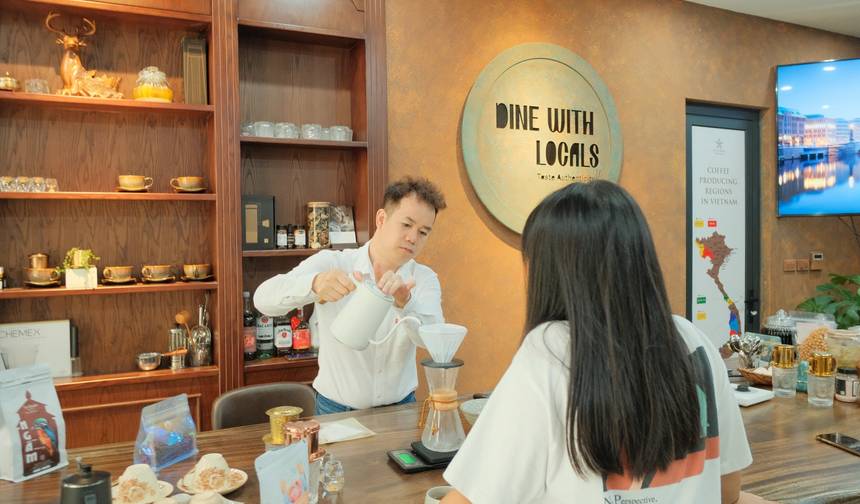 Degustacja i przygotowanie kawy z jajkiem i kokosem w Hanoi – z nieopowiedzianymi historiami — 1