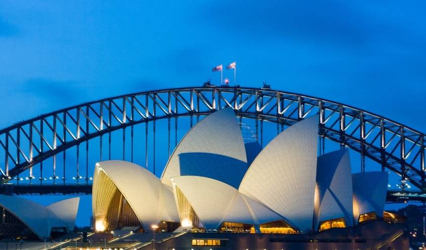 Aussie Icons Fly Stay Tour — 1