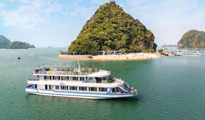 Ha Long Bay Full Day Cruise, Cave, Kayaking, Swimming, Lunch, Bus — 1