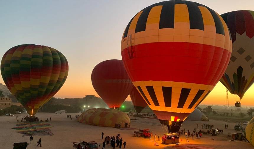 Luxor: Hot Air Balloon Ride Lifetime Experience — 1