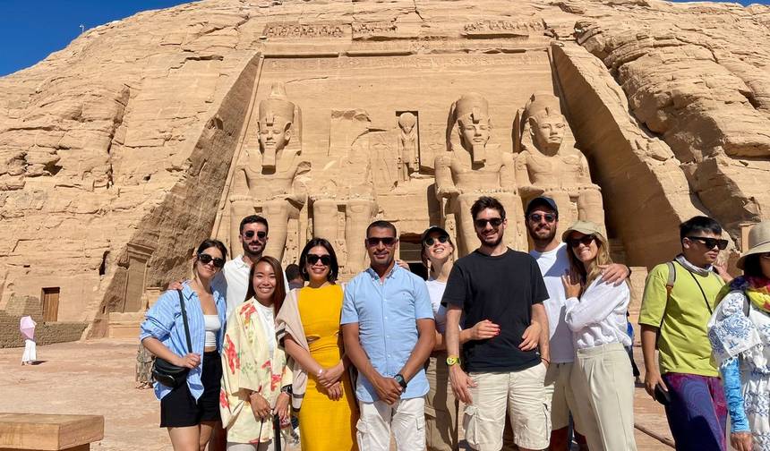 Wonders of Egypt: 6-Days 5-Nights- Cairo and 4-Days Nile Cruise Luxor to Aswan, Air Balloon, Abu Simbel including Flights from Cairo — 1