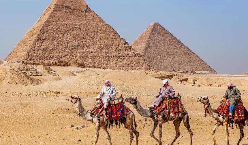 أساسيات مصر 5 نجوم: الأهرامات، GEM، ورحلة نيلية فاخرة بين الأقصر وأسوان (شاملة الرحلات الجوية) — 1