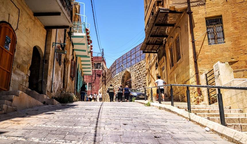 08 عجائب الأردن - من الجمعة إلى الثلاثاء — 1