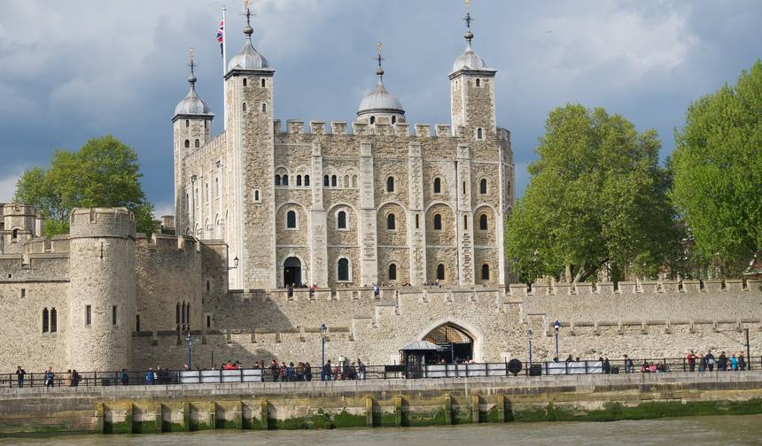 Spotlight on London  (2026) — 1