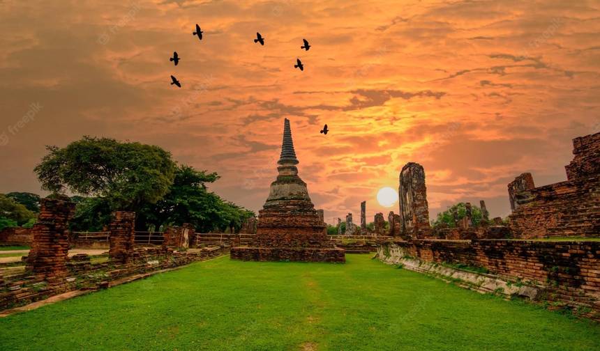 Bangkok i Centralna Tajlandia w Stylu – Baseny bez krawędzi, Luksusowa Kabina nad Rzeką Kwai i Luksusowy Resort Plażowy — 1
