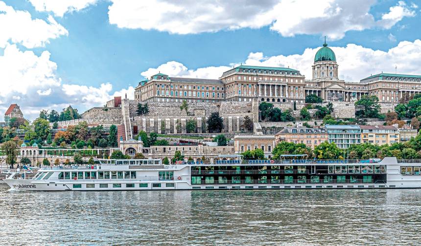 MS Vivienne - Danube Waltz — 1