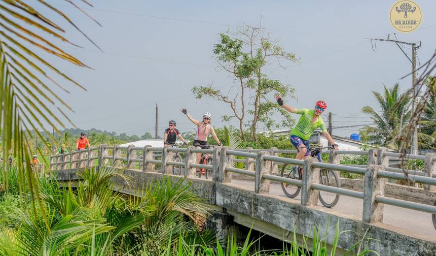 バイクとボートで行くメコンデルタサイクリングツアー — 1