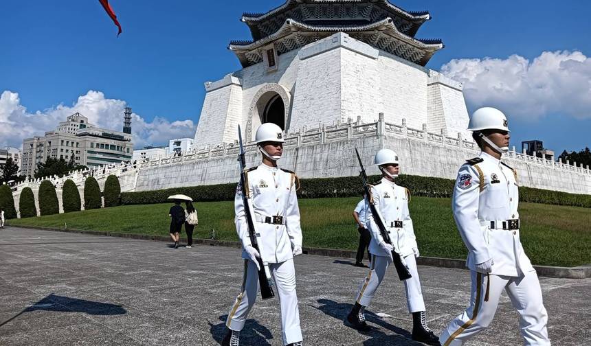 【Taiwan】باقة جولة لمدة 10 أيام مع مشاهدة تبديل الحرس في قاعة تشيانغ كاي شيك التذكارية — 1