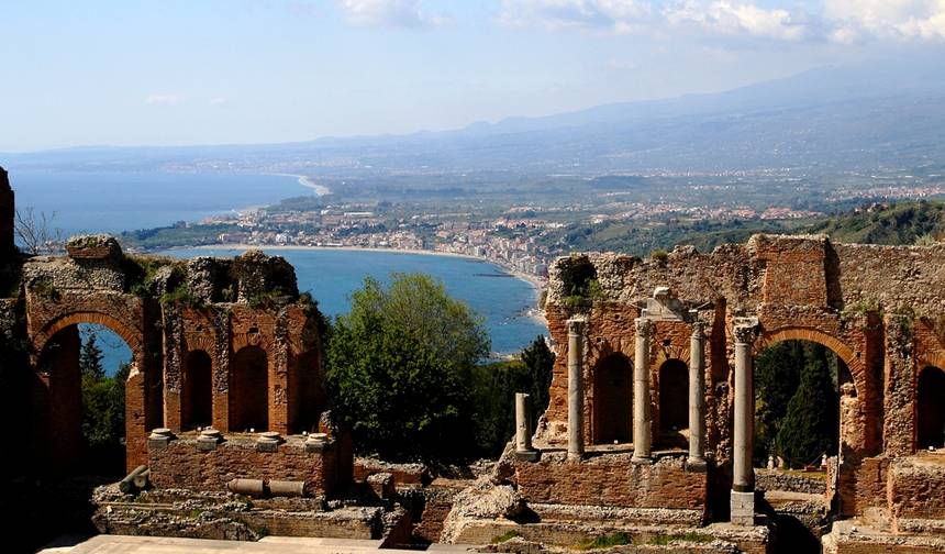 Sicília e Suas Ilhas (Palermo a Taormina) (2026) — 1