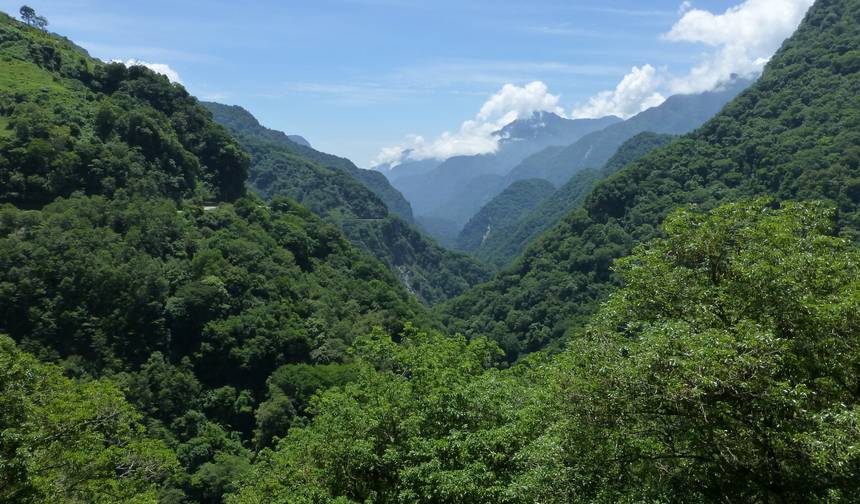 10日間：伝統と現代が息づく台湾島 — 1