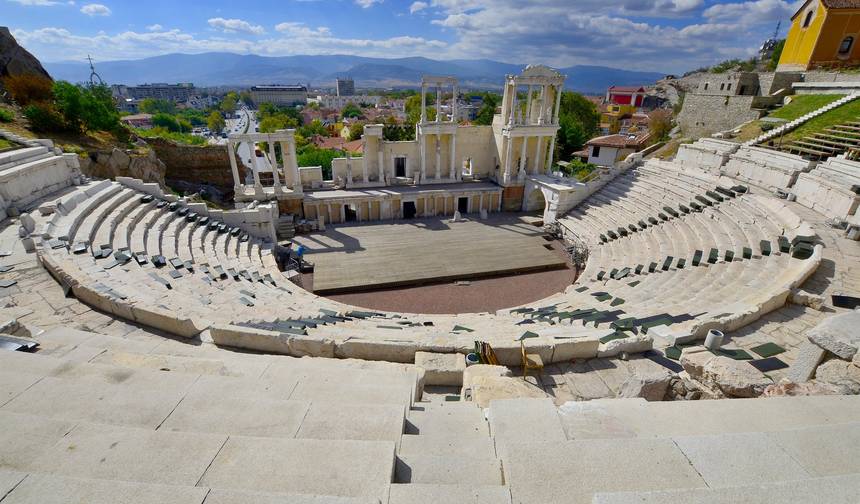 De Atenas a Bucareste — 1