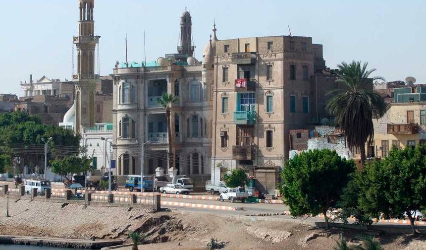 أضواء الأردن ومصر مع رحلة بحرية في النيل — 1