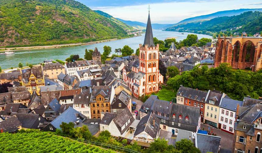 Magnificent Europe Amsterdam → Budapest (2026) — 1