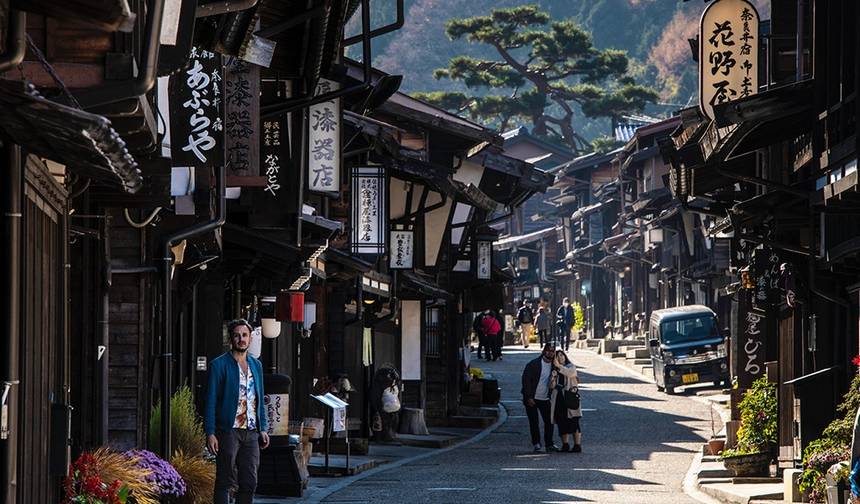 10 Days A Senior-Friendly Journey Through Japan in Autumn (private guide & driver） — 1