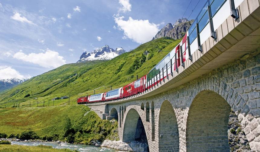 Glacier Express a La Carte - Zermatt - St. Moritz - Zermatt — 1