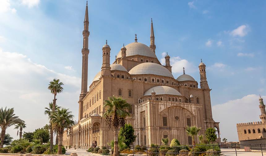 Legendary Egypt and the Sea — 1